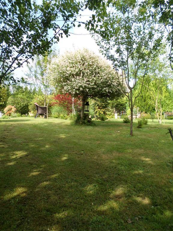 La Chevallerie B&B Isigny-le-Buat Exterior photo