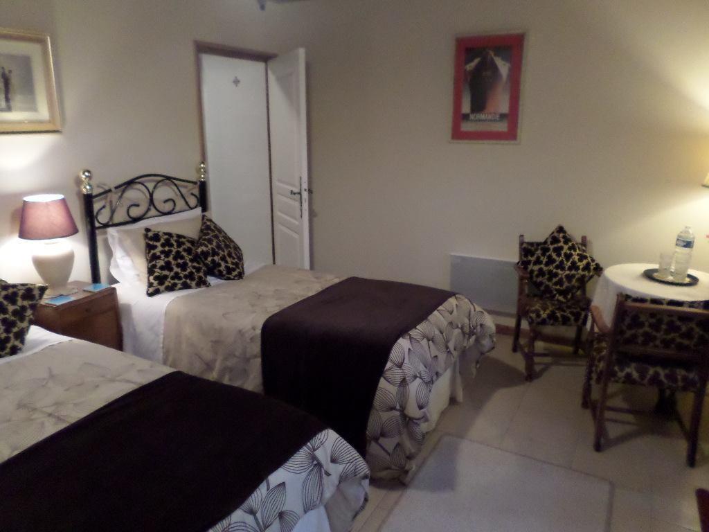 La Chevallerie B&B Isigny-le-Buat Exterior photo