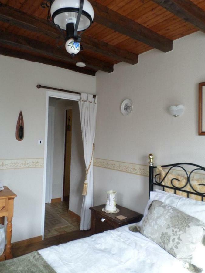La Chevallerie B&B Isigny-le-Buat Exterior photo